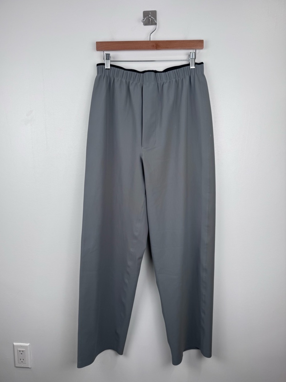 GR10K Men Elastic Waist Pull On Grey Pant Size Medium